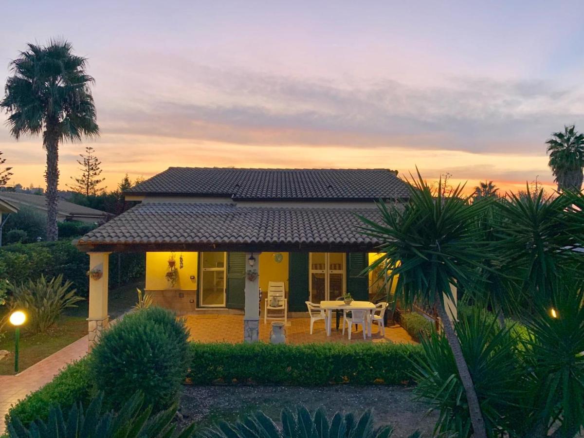 Villa Plumeria カンポフェリーチェ・ディ・ロッチェッラ エクステリア 写真