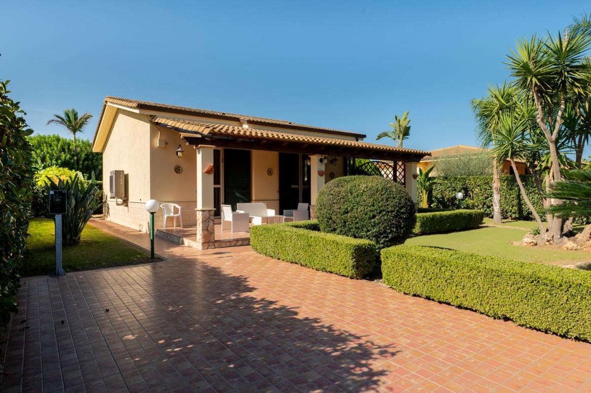 Villa Plumeria カンポフェリーチェ・ディ・ロッチェッラ エクステリア 写真