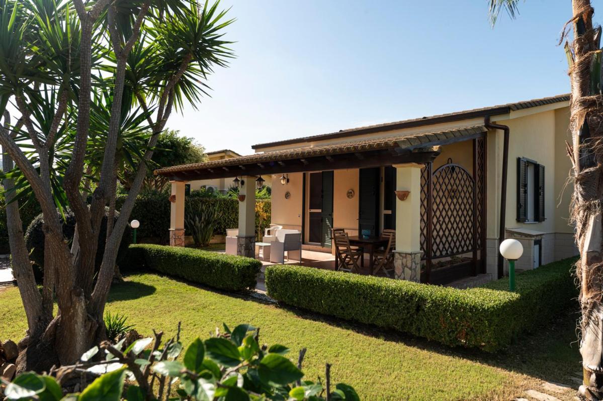 Villa Plumeria カンポフェリーチェ・ディ・ロッチェッラ エクステリア 写真